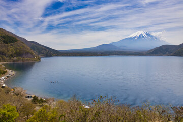Naklejka na ściany i meble 富士山と本栖湖
