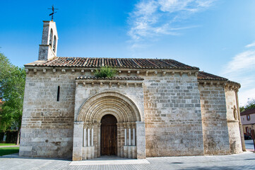 Iglesia parroquial de San Juan evangelista de estilo románico siglo XII - obrazy, fototapety, plakaty
