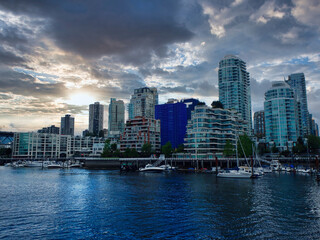 Fototapeta premium view to the skyline from canada at summer
