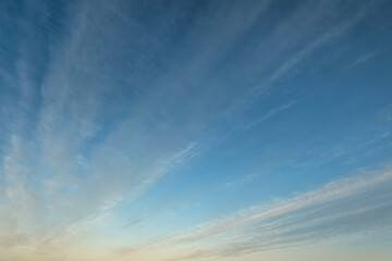 Morgenhimmel im April - Clouds against the blue sky