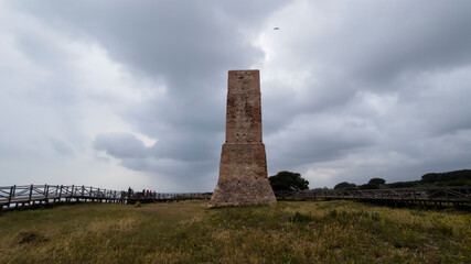 Antigua torre vigía llamada de torreladrones en las dunas de Artola, Marbella