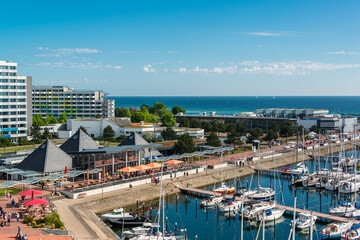 Schleswig-Holstein, Deutschland, April, 2021 - Sommerliche Impressionen aus dem Ostseebad Damp mit Strandmotiven