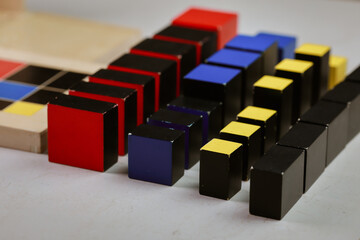 montessori sensor material binominar cube
