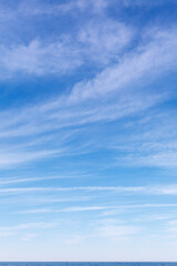 Obraz premium Beautiful sky over the sea with cirrus clouds. Horizon line