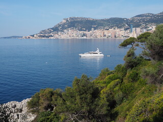 Fototapeta na wymiar littoral , yatch et bai de Monaco - Côte d'Azur