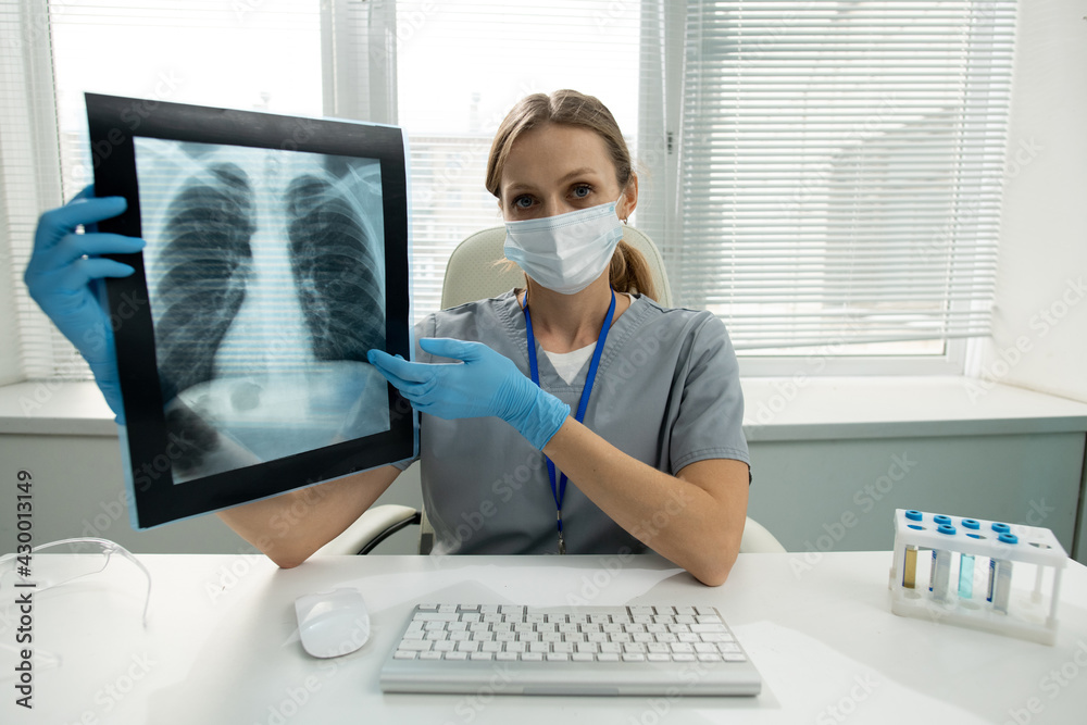 Poster radiologist explaining x-ray image to you