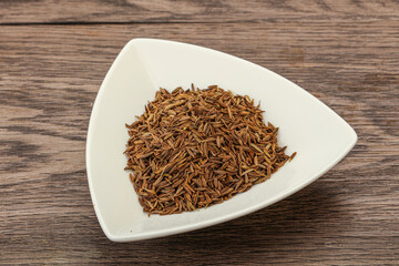 Dry zeera seeds in the bowl