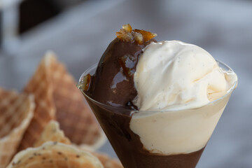 Gelato crema e cioccolato