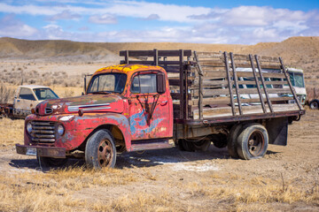 Obraz premium Old junked retro truck from a junk yard.