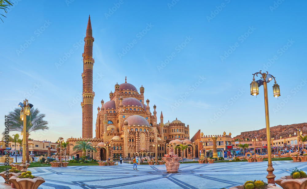 Poster The park at Shaba mosque, Sharm El Sheikh, Egypt