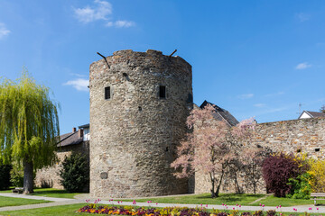 Fototapeta na wymiar Ahrweiler, Stadtmauer mit Kanonenturm