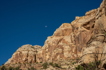 Fototapeta premium Moon Over Sandstone Rockface