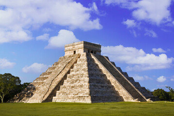 Fototapeta na wymiar Chichen Itza The main pyramid El Castillo is AKA Temple of Kukulcan