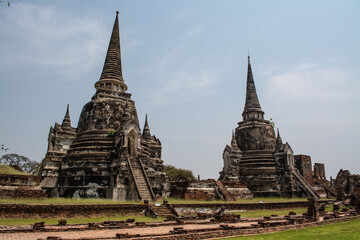 Fototapeta premium Old pagodas within Wat Phra Si Sanphet was the holiest temple in Ayutthaya that is ancient capital of Thailand