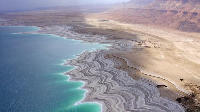 4K UHD | Totes Meer Drohnenflug &uuml;ber Ufer