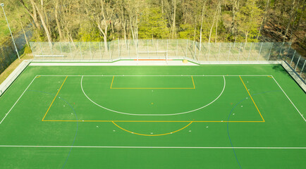 Kunstrasen Fußball und Hockey Feld aus der Luftperspektive