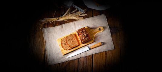 Moist wholemeal bread, crushed or ground whole grain