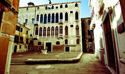 I palazzi antichi nel quartiere di San polo a Venezia - obrazy, fototapety, plakaty