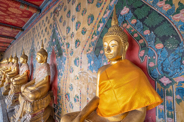 golden buddha statue at Wat Arun temple