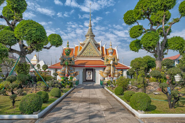 temple giants and protector of Wat Arun