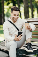 Obraz premium Relax outdoor, coffee, online chat and offer in internet