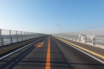 城ヶ島大橋　神奈川県三浦半島南端部と城ヶ島（離島）を結ぶ絶景橋
