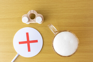 ビールを飲んでの飲酒運転を否定するイメージ