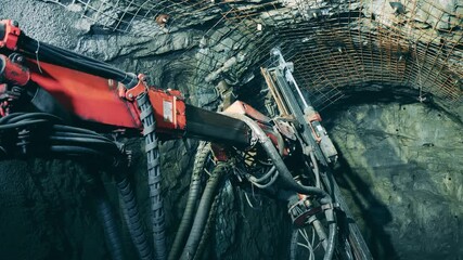 Boring mechanism is irrigating walls of a minery tunnel