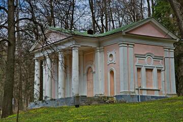 Fototapeta na wymiar An abandoned outbuilding on the territory of the Valuevo estate.