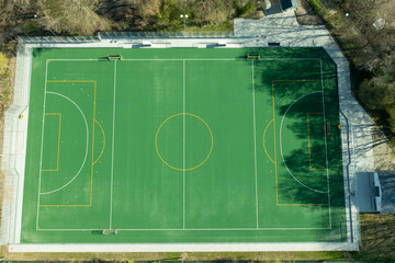 Kunstrasen Fußball und Hockey Feld aus der Luftperspektive