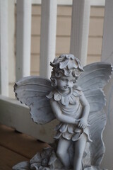 Obraz premium Angle stone statue close up face on front porch 