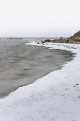 Unwetter am Meer im Winter in Dänemark