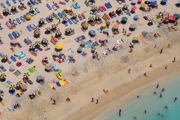 Foto aérea en la playa de Amadores en el sur de la isla de Gran Canaria