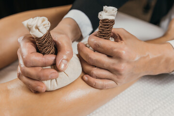 Massage with pindas to hydrate and detoxify the skin. Deep relaxation of the organism. Improvement...