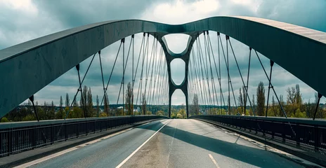 Die Osthafenbrücke in Frankfurt am Main © spuno