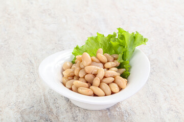 White canned beans for vegan suisine
