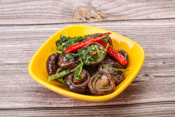 Marinated shiitake mushrooms with herbs