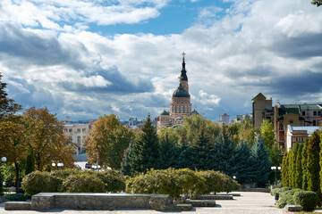 Fototapeta na wymiar city landscape of autumn Kharkov