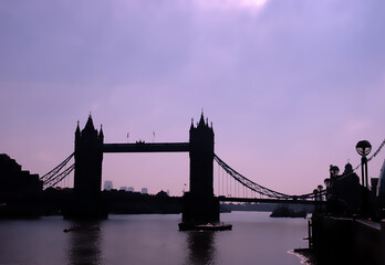 Fototapeta na wymiar Tower Bridge in the Evening