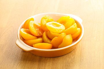 Canned apricot – sweet light dessert