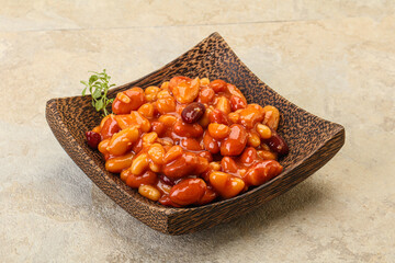 Baked kidney in tomato sauce