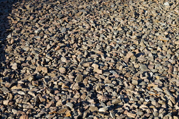 Podsypka z kamienia łamanego na torowisku kolei wąskotorowej