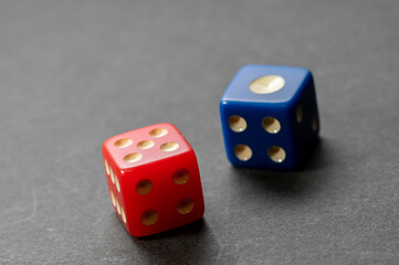 赤と青のサイコロ