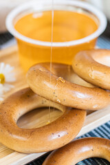 honey bagel cookies