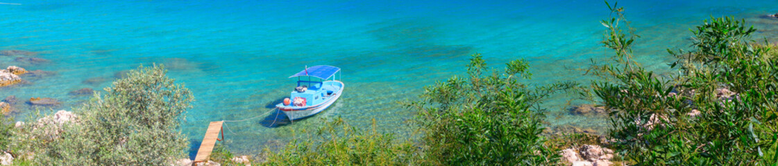 Fototapeta na wymiar Boat in Greece
