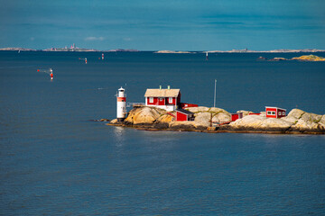 Insel vor Schweden mit Leuchtturm 