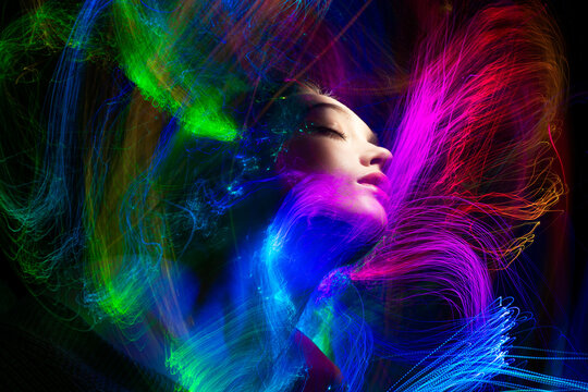lightpainting portrait, new art direction, long exposure photo without photoshop, light drawing at long exposure
