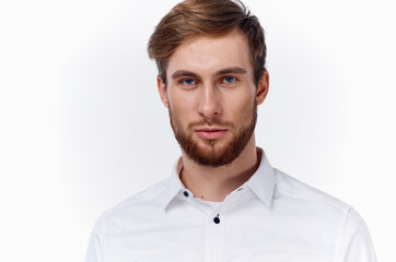 Obraz premium handsome blond man in white shirt confident look white shirt gesturing with his hands