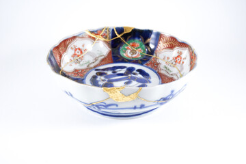 Kintsugi Imari Japanese bowl restored with gold.