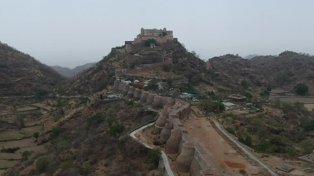 Kumbhalgarh Fort with Ram Pol Gates and Jain Temple